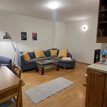 Livi - No Party Appartement